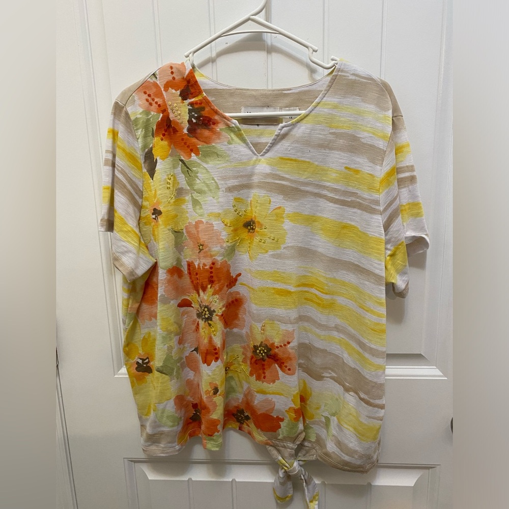 Alfred Dunner striped floral tunic with hem tie. Size 1X.